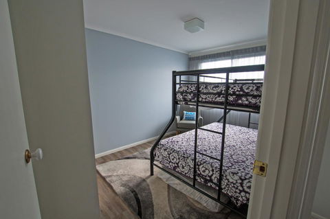 Stunning Waterfront Only 10 Minutes To Phillip Island - FREE EV UNIT 7kW For Electric Cars - Pet Friendly, Fireplace FREE WIFI Wine & Chocolates - Kempsey Accommodation 18