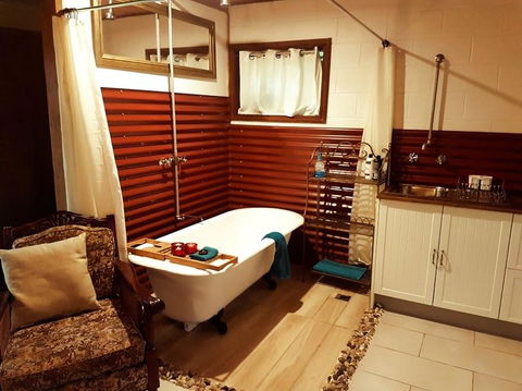 The Cabin - Kempsey Accommodation 2