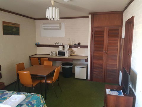 The Club Hotel - Kempsey Accommodation 1