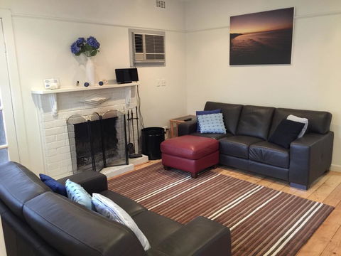The Cute Beach House - Kempsey Accommodation 2