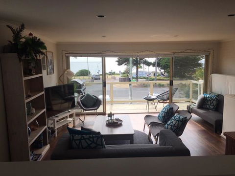 The Esplanade Holiday Home - Kempsey Accommodation 2