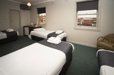 The George Hotel - Kempsey Accommodation 1