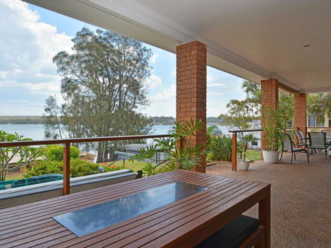 The House On The Lake @ Fishing Point, Lake Macquarie - Honestly Put The Line In And Catch Fish - Kempsey Accommodation 0