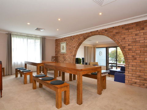 The House On The Lake @ Fishing Point, Lake Macquarie - Honestly Put The Line In And Catch Fish - Kempsey Accommodation 2