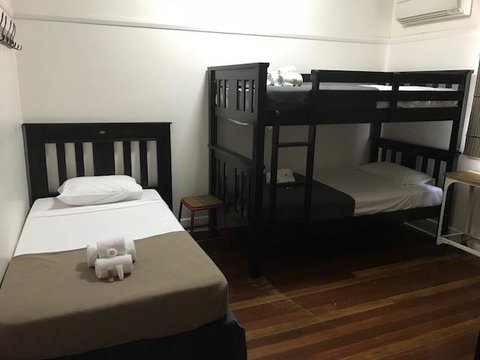 The Irish Village - Kempsey Accommodation 1