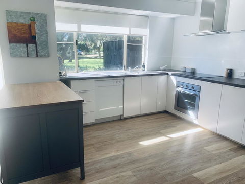 The Lake House - Kempsey Accommodation 1