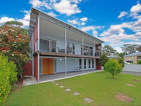 The Lake House - Lake Conjola - Kempsey Accommodation 2
