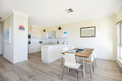 The Leafy Dragon - Kempsey Accommodation 3