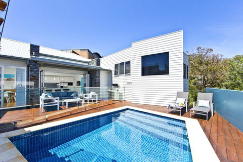 The Lookout - Ultra Modern And Luxurious - Kempsey Accommodation 1