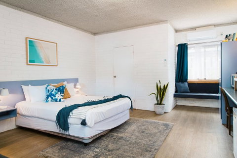 The Med Crescent Head - Kempsey Accommodation 0