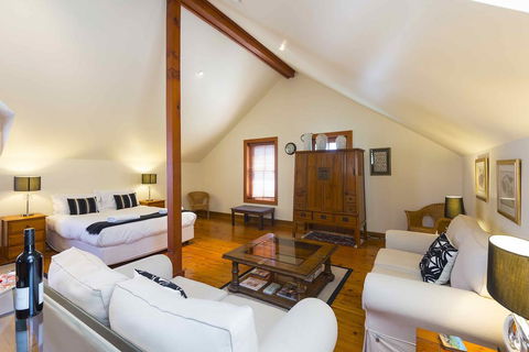 The Mews Studio - Kempsey Accommodation 2
