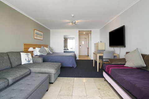 The Oaks Waterfront Resort, Unit 509 - Kempsey Accommodation 3