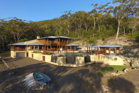 The Pool House - Kempsey Accommodation 2