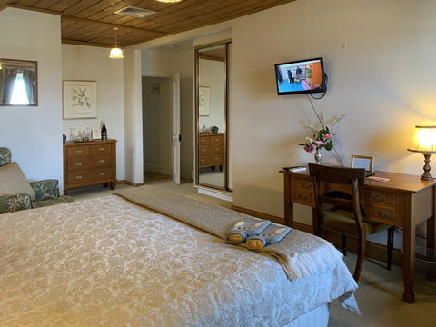 The Racecourse Inn - Kempsey Accommodation 1