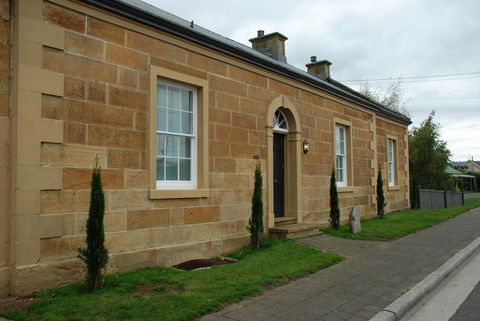 The Red Feather Inn - Kempsey Accommodation 1