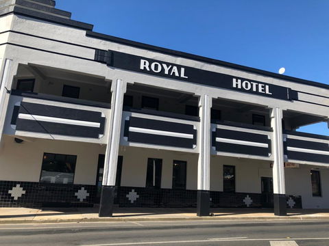 The Royal Hotel, Drouin - Kempsey Accommodation 1
