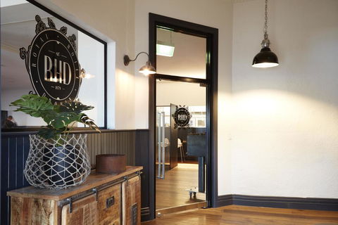 The Royal Hotel, Drouin - Kempsey Accommodation 0