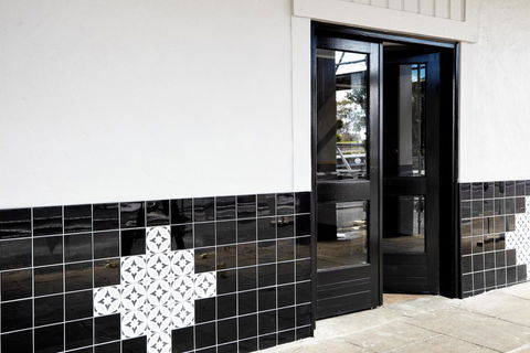 The Royal Hotel, Drouin - Kempsey Accommodation 3