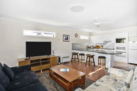 Book Mollymook Accommodation Vacations Kempsey Accommodation Kempsey Accommodation