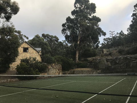 The Stone Cottage (with Tennis Court) - Kempsey Accommodation 3