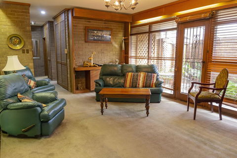 The Townhouse - Kempsey Accommodation 1