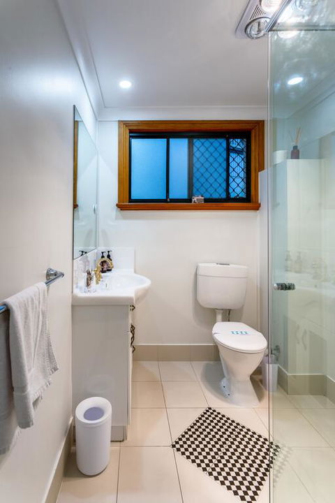 The Village B&B - Kempsey Accommodation 3
