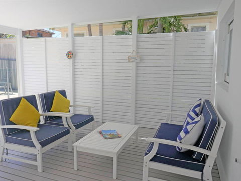 The White House', 25 Tomaree Road - Fantastic House With Pool, Linen FOXTEL & WII-U - Kempsey Accommodation 2