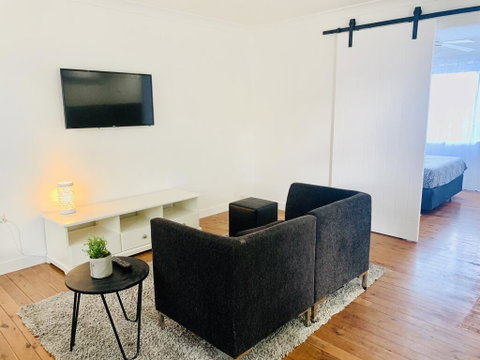 The White Picket Fence - Kempsey Accommodation 0
