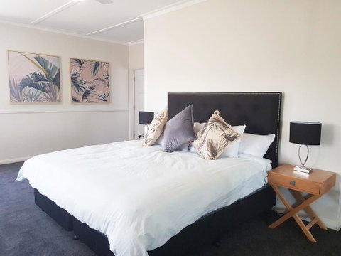 Theme Park Villas - 3 Min Drive To Movie World - Kempsey Accommodation 0