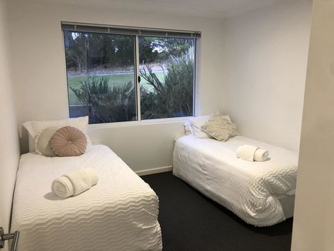 Three Bedroom, Two Bathroom Family Home - Kempsey Accommodation 3
