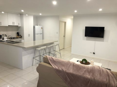 Three Bedroom, Two Bathroom Family Home - Kempsey Accommodation 1