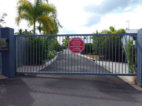Tin Can Bay Marina Villas - Kempsey Accommodation 3