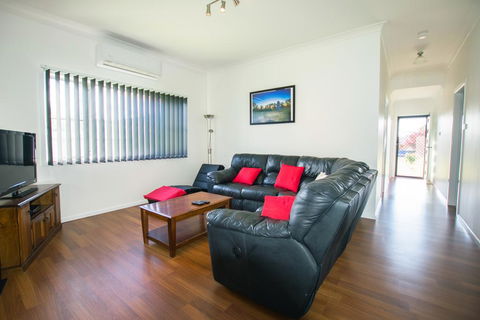 Topaz Cottage - Kempsey Accommodation 3