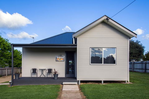 Topaz Cottage - Kempsey Accommodation 1