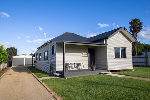 Topaz Cottage - Kempsey Accommodation 0