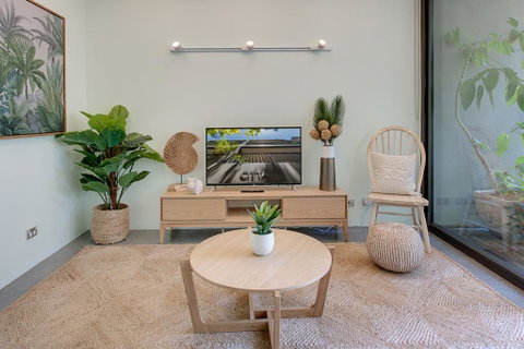Tranquil Contemporary Hideaway In Hippest Area - Kempsey Accommodation 2
