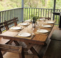 Treehouse - 3 acre elevated nature setting - Kempsey Accommodation