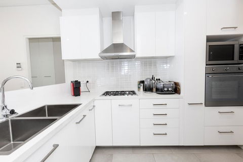 Trendy, Self Contained Inner City Apartment - Kempsey Accommodation 1