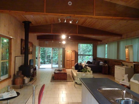 Treetops Montville - Kempsey Accommodation 1