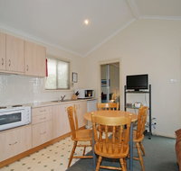 Triabunna Cabin  Caravan Park - Kempsey Accommodation