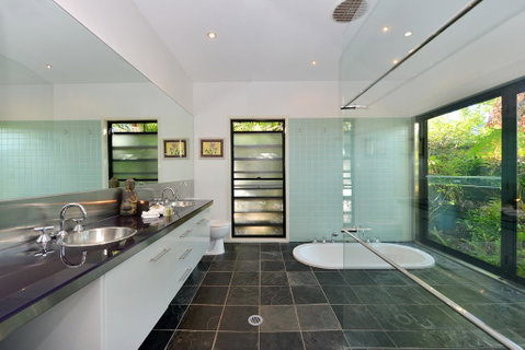 Trinity Beach Hideaway - Kempsey Accommodation 0