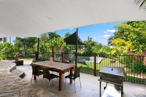 Tropical House, Pool And Extra Bungalow, 4 Bedrooms - Kempsey Accommodation 2