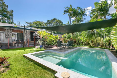 Tropical House, Pool And Extra Bungalow, 4 Bedrooms - Kempsey Accommodation 1