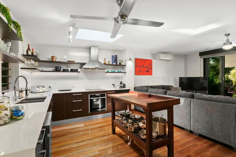 Tropical House, Pool And Extra Bungalow, 4 Bedrooms - Kempsey Accommodation 3