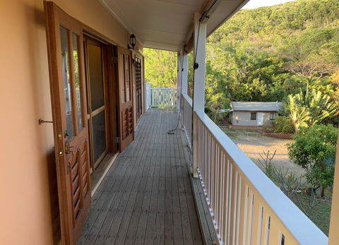 Tropical Styling - Kempsey Accommodation 2