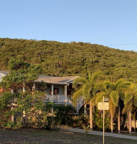 Tropical Styling - Kempsey Accommodation 3