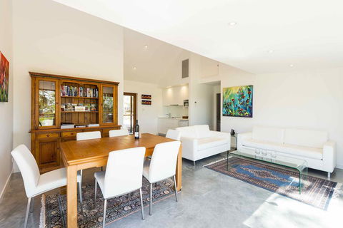 Two Doors - Kempsey Accommodation 3