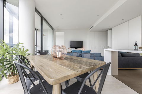 Unbridled City & River Views - Kempsey Accommodation 2