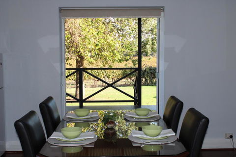 Upper Reach Spa Cottage - Kempsey Accommodation 2