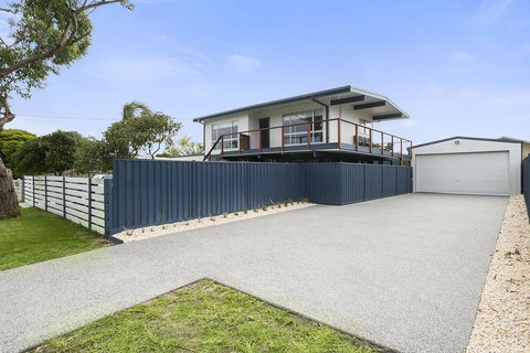 Upstairs Cottage On Beachurst - Kempsey Accommodation 1